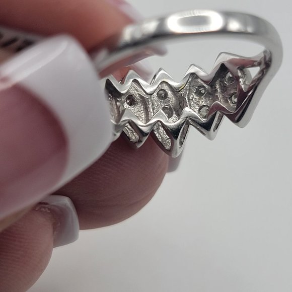 14K White Gold Diamond Ring - Picture 9 of 10
